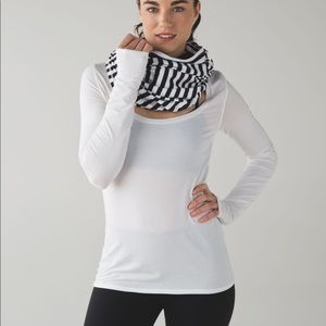 Lululemon zippered vinyasa scarf RARE